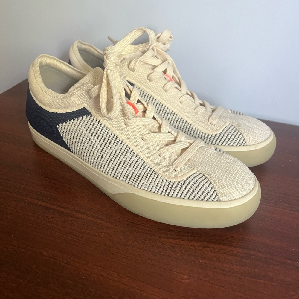 Rothy's Men's Beige and Navy Sneakers